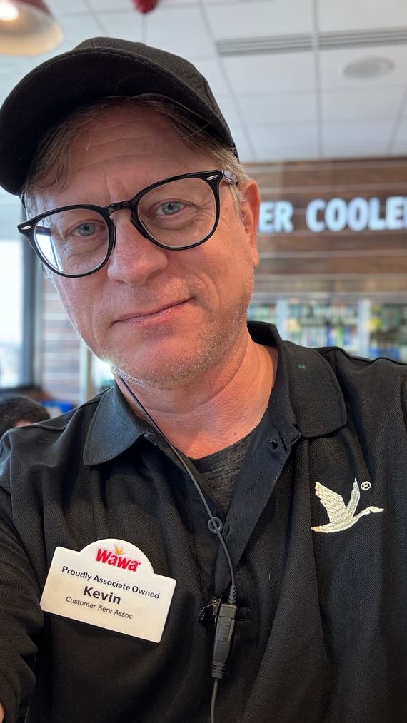 I'm a Wawa Customer Service Associate